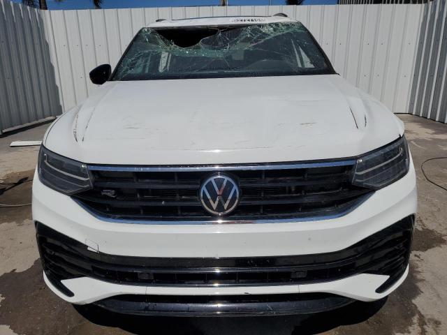 3VVCB7AX4NM039871 Volkswagen Tiguan Se R-line Black