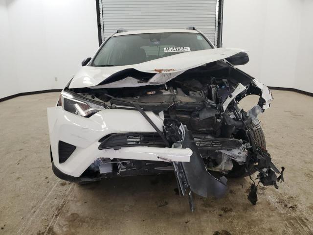 JTMZFREV1JJ179336 Toyota RAV4 LE