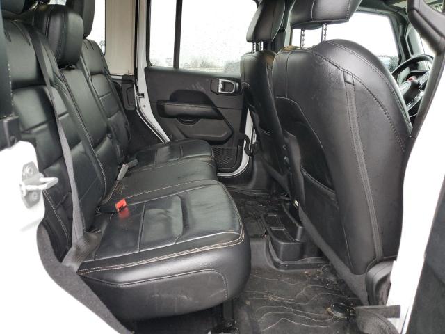 1C4HJXEN9JW325757 Jeep Wrangler Unlimited Sahara