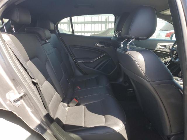 WDCTG4EBXJJ478328 Mercedes-Benz GLA 250