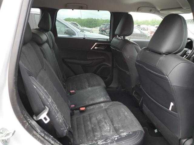 JA4J4UA81NZ064727 Mitsubishi Outlander Se