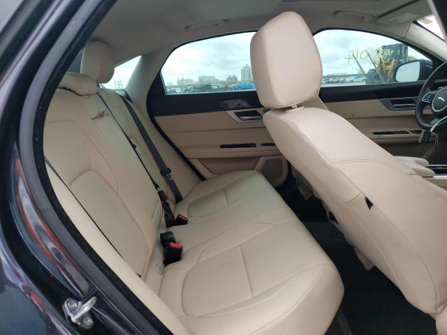 SAJBD4BV0HCY29594 Jaguar XF PREMIUM