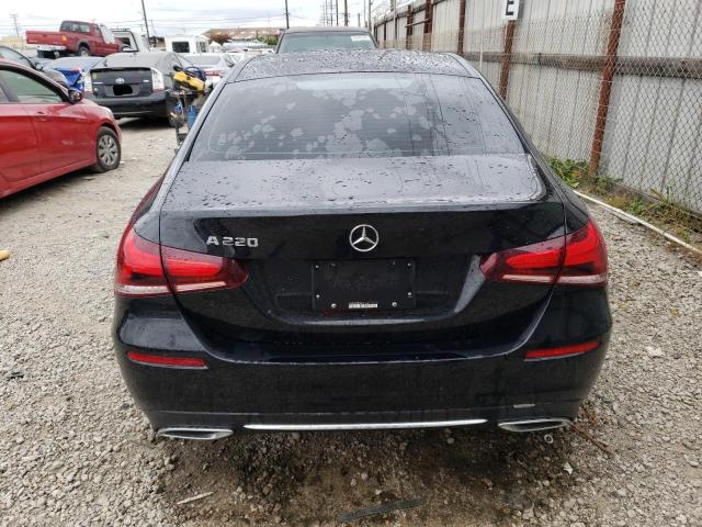 WDD3G4EB2KW021643 Mercedes-Benz A 220