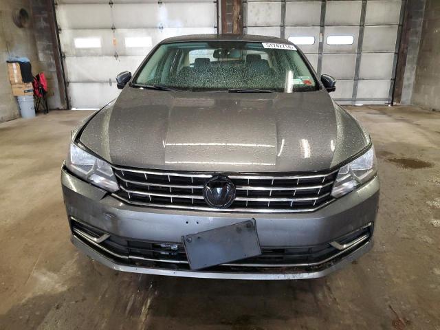 1VWBT7A3XHC068315 Volkswagen PASSAT SE