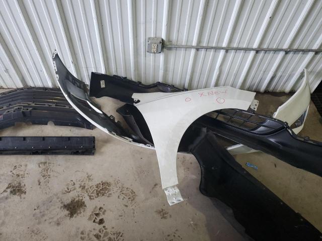 2GNAXJEV3J6136195 Chevrolet EQUINOX LT