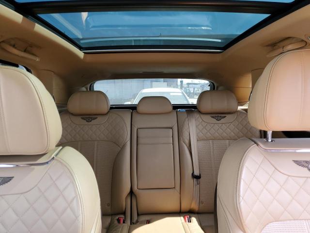 SJAAC2ZV4HC015179 Bentley Bentayga