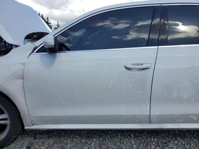 1VWBN7A3XEC023946 Volkswagen PASSAT SE