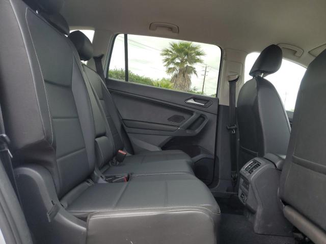 3VV3B7AX7JM082076 Volkswagen TIGUAN SE
