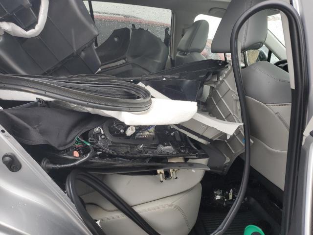 2T3C1RFV9RC262451 Toyota RAV4 XLE P