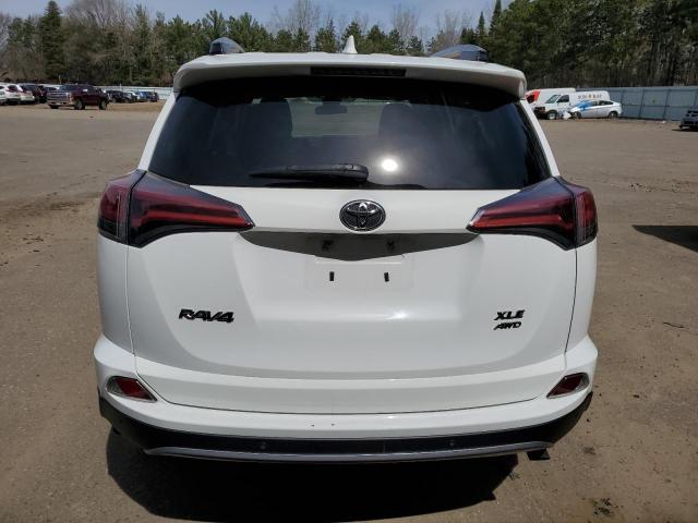 2T3RFREVXHW621946 Toyota Rav4 Xle