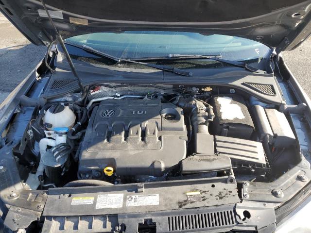 1VWBV7A34FC084985 Volkswagen PASSAT SE