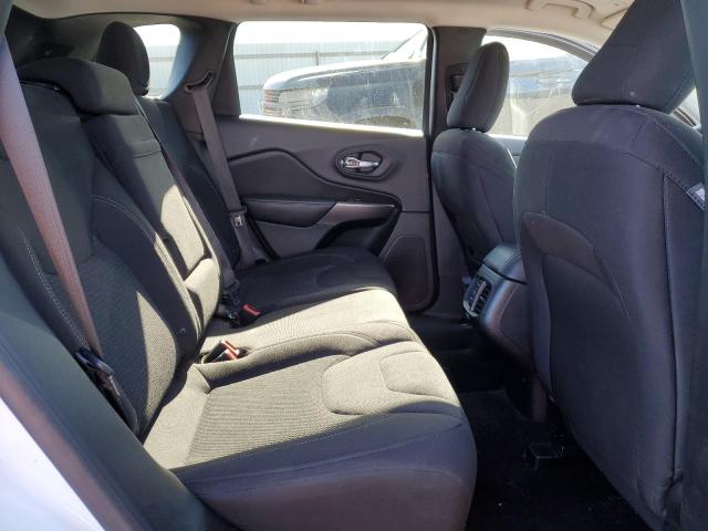 1C4PJLCB1KD206711 Jeep Cherokee Latitude