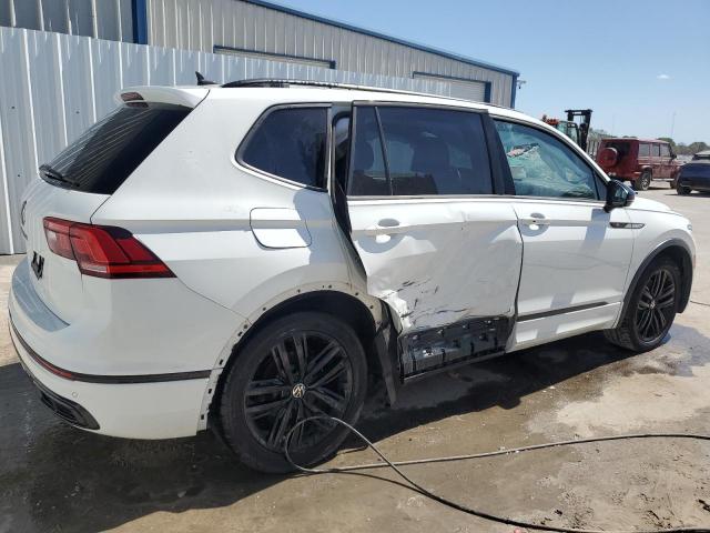 3VVCB7AX4NM039871 Volkswagen Tiguan Se R-line Black