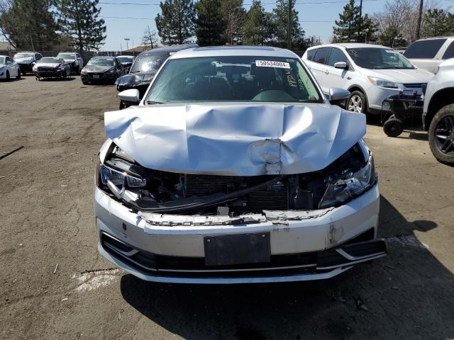 1VWBA7A36JC033668 Volkswagen PASSAT SE