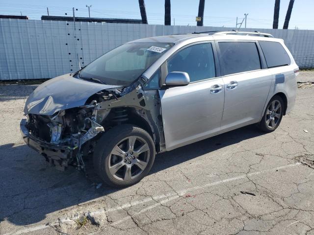 Auction sale of the 2018 Toyota Sienna Se, vin: 5TDXZ3DC4JS928077, lot number: 52418134