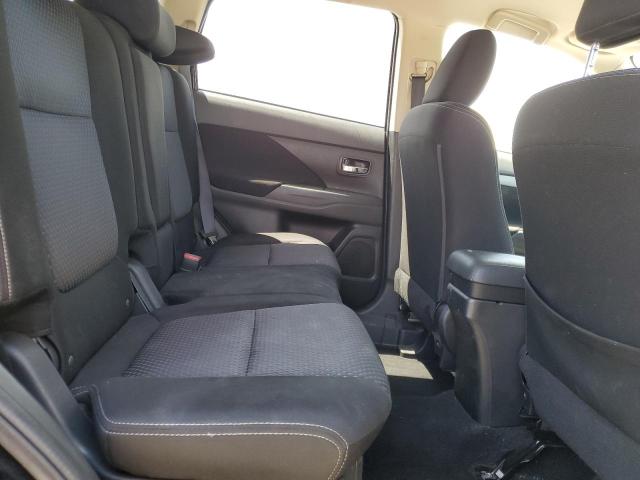 JA4AZ3A31JZ025260 Mitsubishi Outlander Se