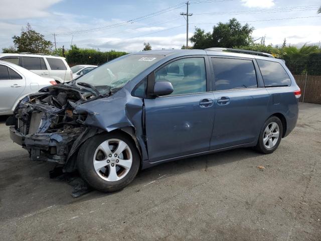 2014 Toyota Sienna Le მანქანა იყიდება აუქციონზე, vin: 5TDKK3DC2ES424065, აუქციონის ნომერი: 52180584