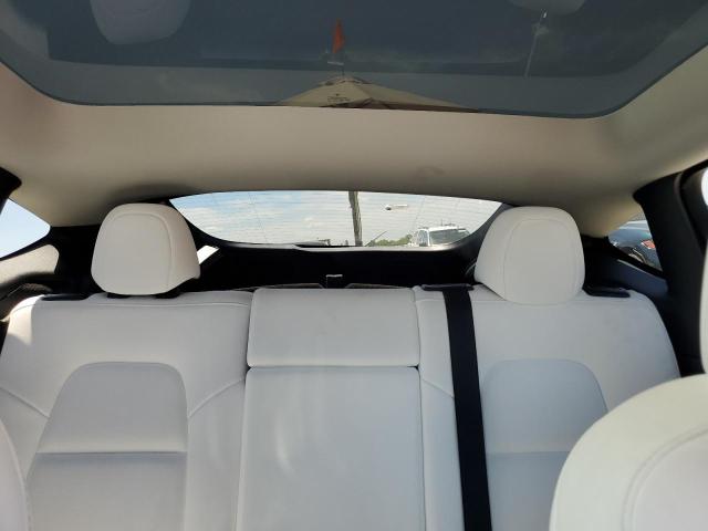 7SAYGDEF2NF326834 Tesla Model Y
