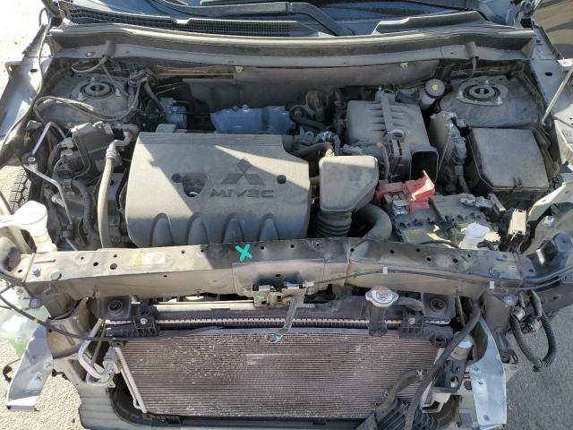 JA4AZ3A3XJZ030019 Mitsubishi Outlander Se