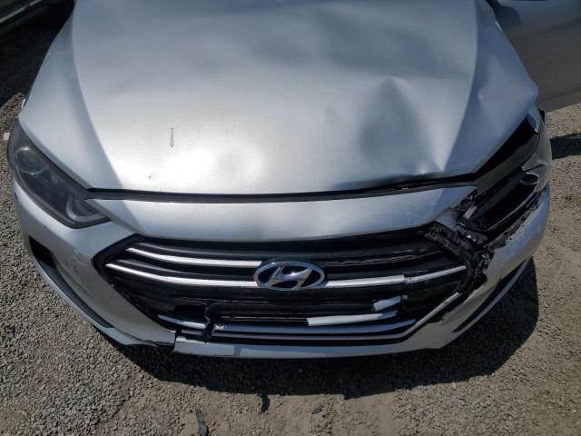 5NPD74LF7JH355658 Hyundai ELANTRA SE