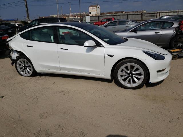 5YJ3E1EB2NF239444 Tesla 2022
