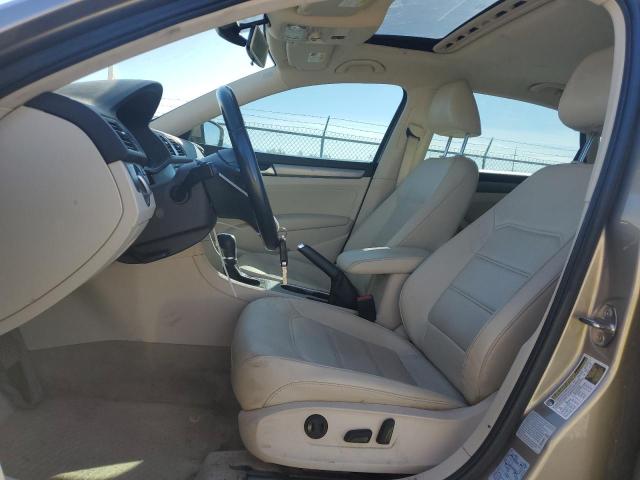 1VWBV7A38FC050533 Volkswagen PASSAT SE