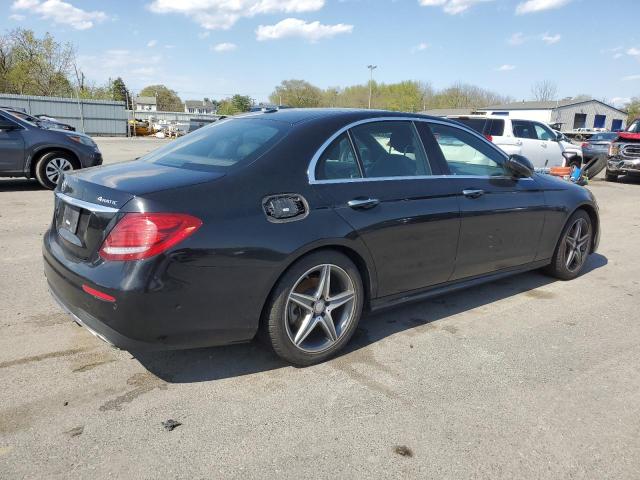 WDDZF4KB8HA069722 Mercedes-Benz E 300 4matic
