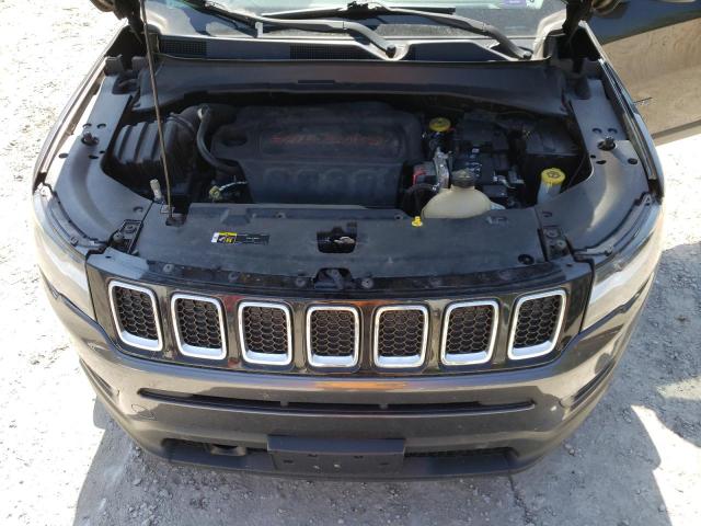 3C4NJDBB7JT393606 Jeep Compass Latitude