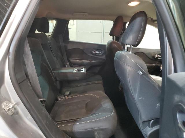 1C4PJMCS5FW504162 Jeep Cherokee Latitude