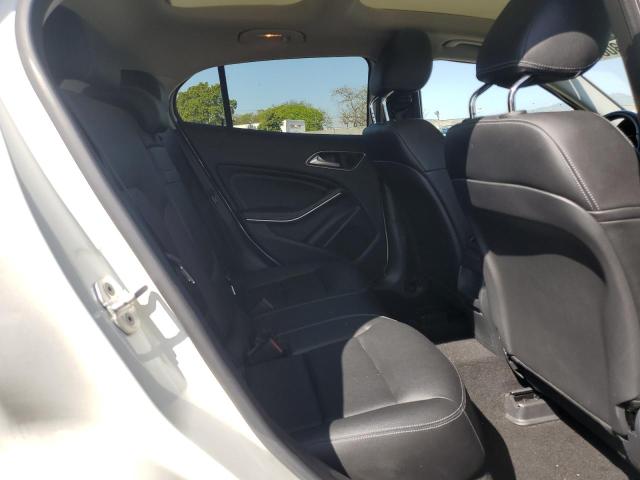 WDCTG4EB8FJ143592 Mercedes-Benz GLA 250