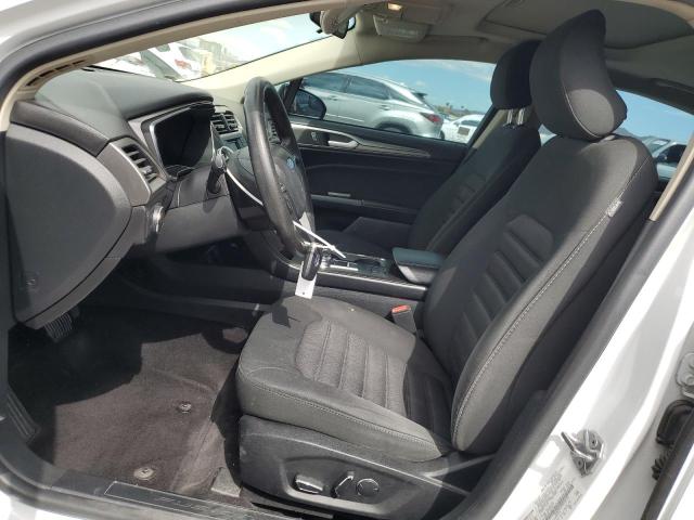 3FA6P0LUXHR316124 Ford FUSION SE