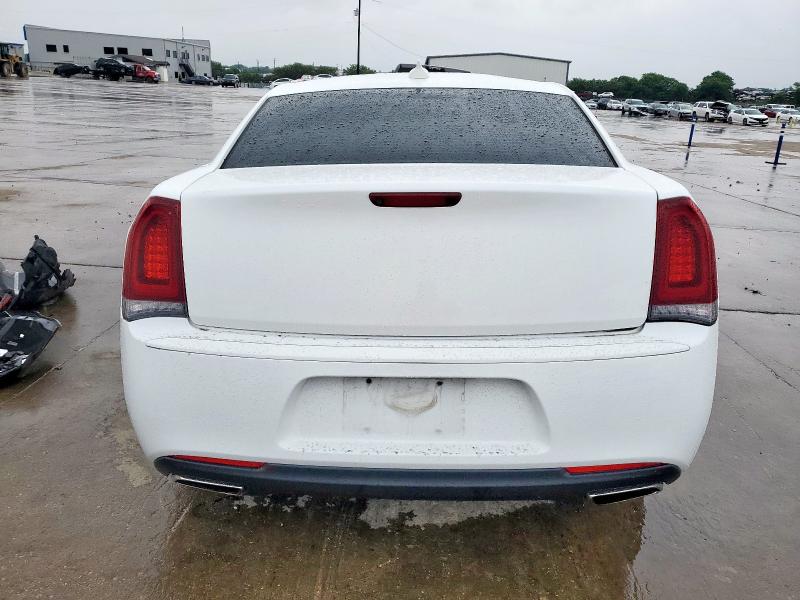 2C3CCABG3KH628657 Chrysler 300 S