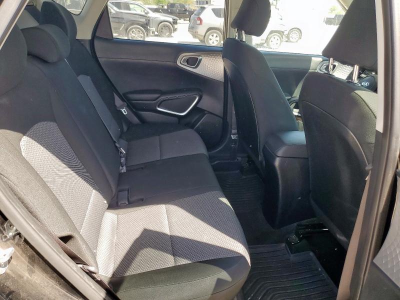 KNDJ23AU1M7142114 KIA SOUL LX