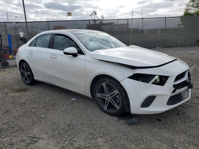W1K3G4EB6LJ225957 Mercedes-Benz A 220