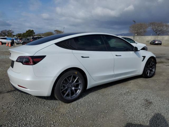 5YJ3E1EA5NF103770 Tesla 2022