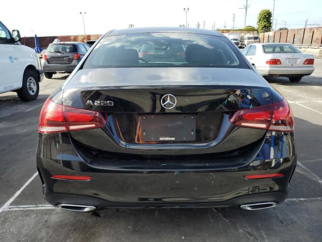 WDD3G4EB6KW005641 Mercedes-Benz A 220