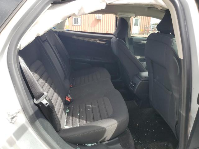 3FA6P0HDXJR130582 Ford FUSION SE