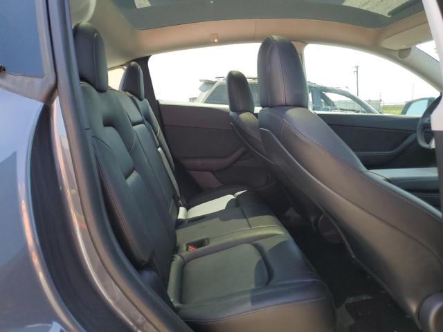 7SAYGDEE2NF354057 Tesla Model Y