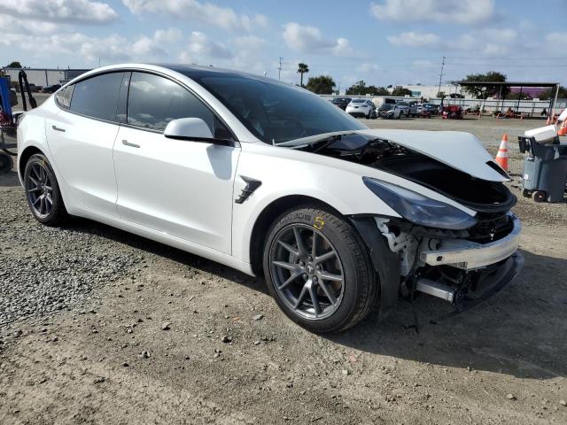 5YJ3E1EA5NF103770 Tesla 2022