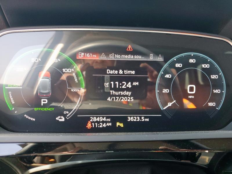 WA1AAAGEXNB023977 Audi E-tron Pre