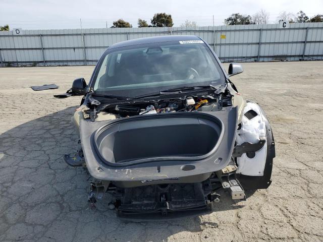 5YJ3E1EA6RF732122 Tesla 2024