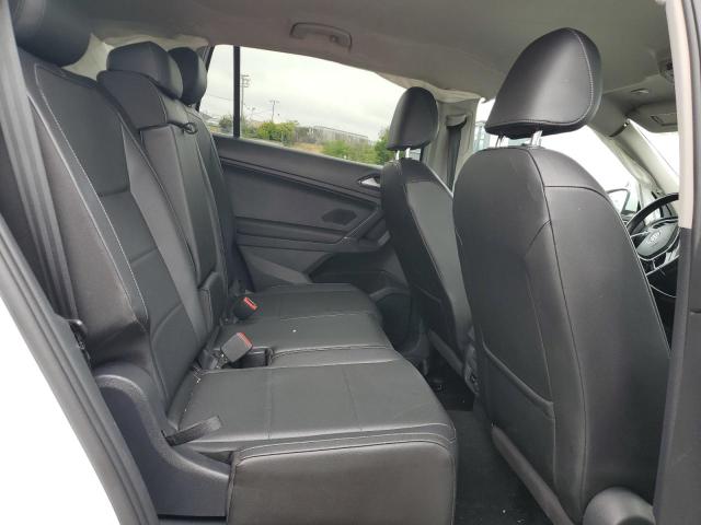 3VV3B7AXXJM216160 Volkswagen 2018