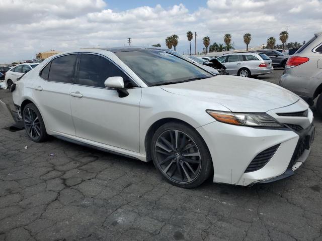 4T1BZ1HK0JU015954 Toyota CAMRY XSE