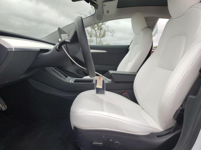 5YJ3E1EB0MF073052 Tesla 2021
