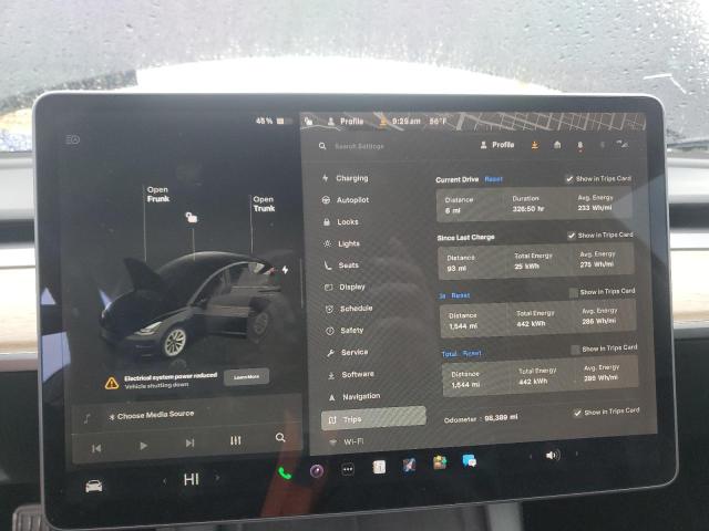 5YJ3E1EA7NF185677 Tesla 2022