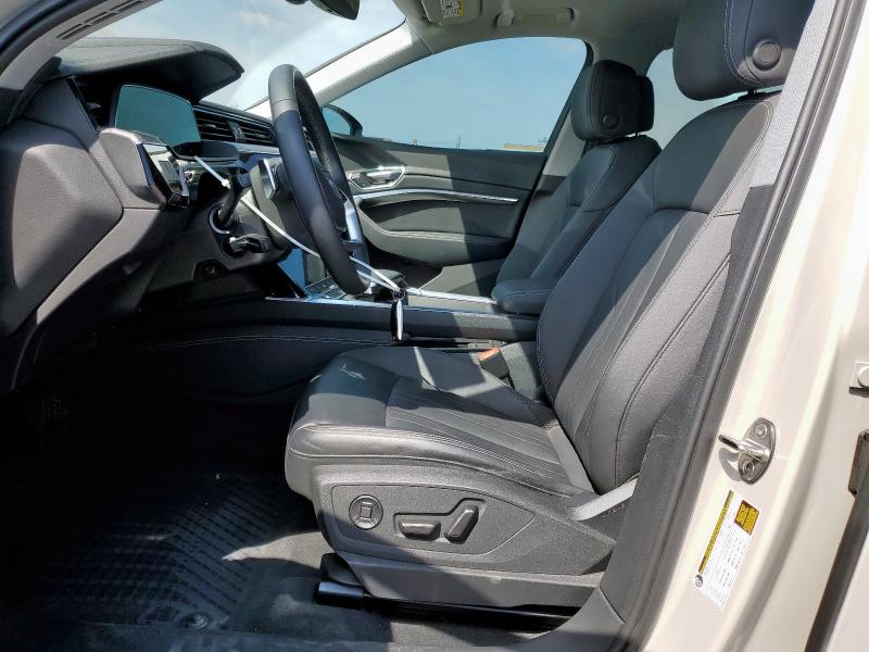 WA1AAAGEXNB023977 Audi E-tron Pre