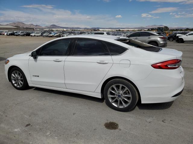 3FA6P0LUXHR316124 Ford FUSION SE