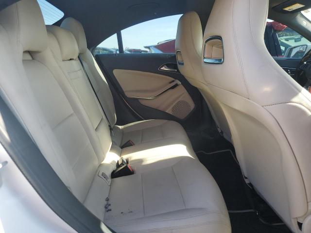 WDDSJ4EBXJN658054 Mercedes-Benz CLA 250