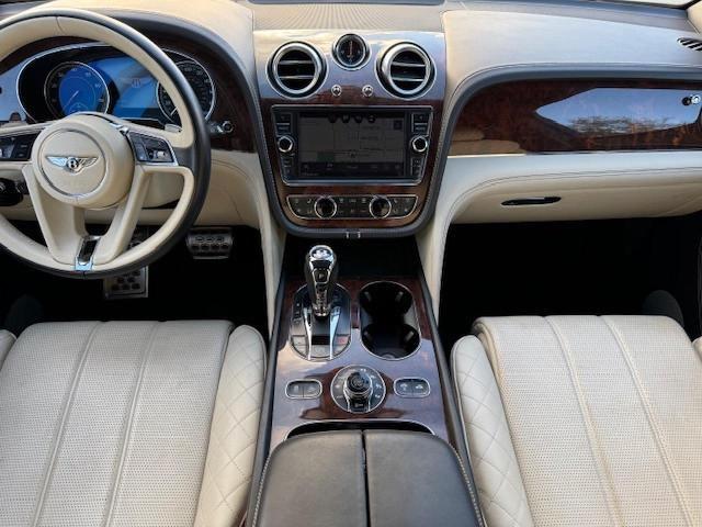 SJAAC2ZV1HC014037 Bentley Bentayga