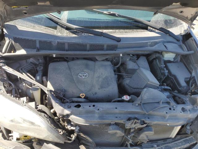 5TDKZ3DC1HS820732 Toyota SIENNA LE